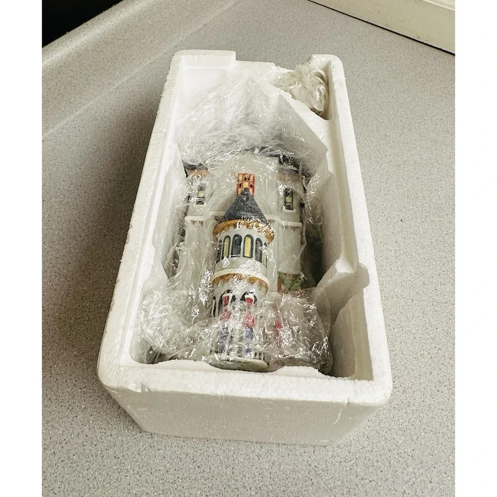 Dept 56 Tin Soldier Shop #5638-3 North Pole Series Heritage Village Collection